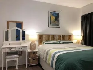 Auckland cosy modern home - Red Vale