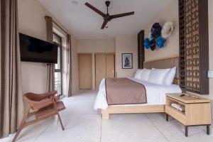 Master suite steps from Bellas artes