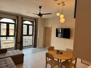 Master suite steps from Bellas artes