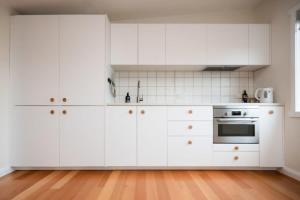 Modern Self Contained Unit Views Parking and WiFi