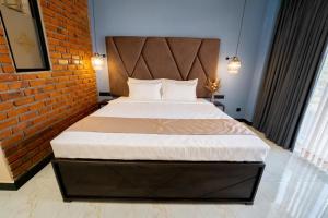 Limeshine - Airport Transit Hotels & Residences
