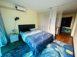 Laguna Beach resort 2-projector loft room