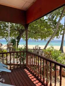 SALANG SAYANG RESORT , PULAU TIOMAN - Kampong Telok Salang