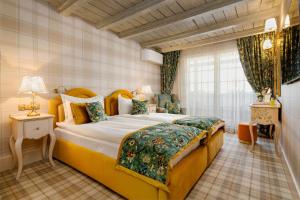 Twin Room with Balcony room in Casa Timiș
