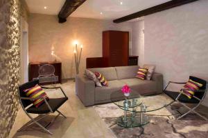 Hotels Auberge Du Roua : photos des chambres