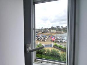 Maisons de vacances House in Terenez with Stunning Harbour Views : photos des chambres