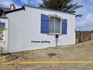 Maisons de vacances House in Terenez with Stunning Harbour Views : photos des chambres