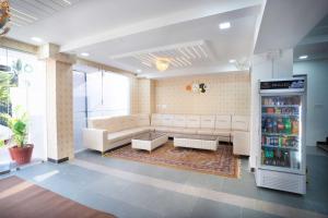 Treebo Galaxy Kings Suites, Hebbal