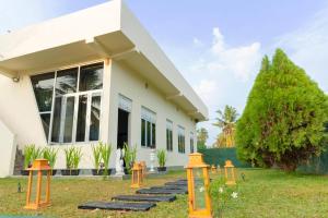 Bliss Loft - Airport Villa Rooms with Shuttle Service
