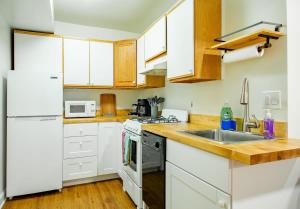 A Classy Corner of DC Minutes walk to Dupont Circle