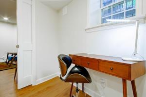 A Classy Corner of DC Minutes walk to Dupont Circle