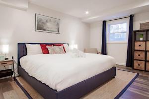 Fantastic Falls Church HomeBase for DC area travel