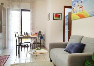 Holihome_Open House FRN