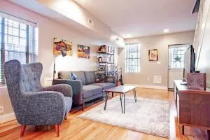 Family-friendly Home for travelers Near subway - Southeast