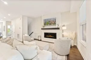 Ashburn 4-BR Homestay Close to Dulles & METRO - أشبورن