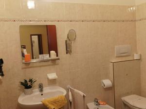 Double or Twin Room with Private Bathroom