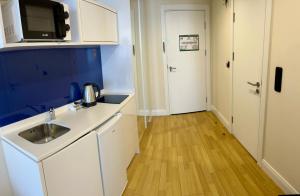 Orbi City sunny cozy apartment