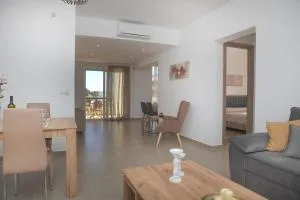 Etheria Comfort House - Platánion