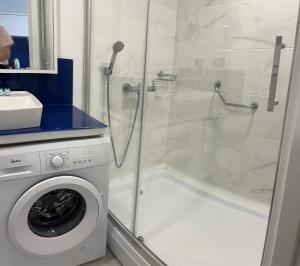 Orbi City sunny cozy apartment