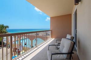 Brightly Furnished Beachfront Condominium by Brightwild