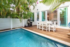 Southernmost View -Pool & Water Views