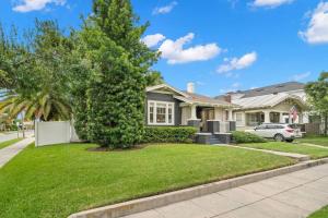 SoHo Serenity - Amazing Home with Private Pool & Hot Tub, SoHo District