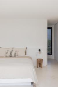 Villa Scorcio: 3BR Tranquil Escape in Pererenan