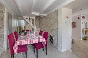 Maisons de vacances Maison pour 7 avec piscine a Prefailles : photos des chambres