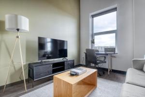 Blueground West Loop gym roof nr Park CHI-1050