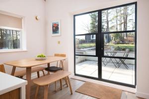 East Lodge, Home Farm