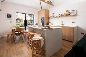 East Lodge, Home Farm