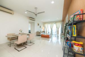 Teega Creamy INS Muji 2BR 6 pax w Balcony by Our Stay