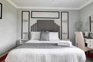 Deluxe Double Room room in Portland House Hotel at Derby Conference Centre