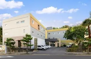 Pine Hill Hotel - Pomong-ni