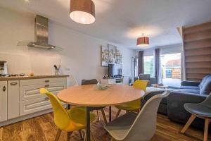 Maisons de vacances Magnifique maison de ville - parking gratuit : photos des chambres