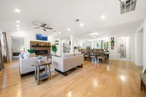 Gorgeous EST Mercedes Stdm 10-min Patio Slps 10