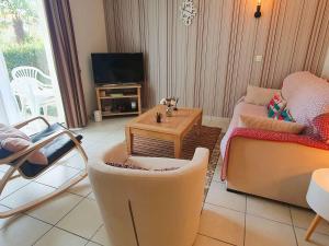 Bel appartement à 100 m de la plage à Fouesnant avec piscine chauffée, pour 4 personnes - FR-1-481-160