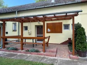 Platán Apartman - Táska