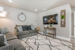 Updated stay Cozy with Hot Tub (2023 Model)