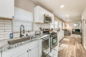 Updated stay Cozy with Hot Tub (2023 Model)