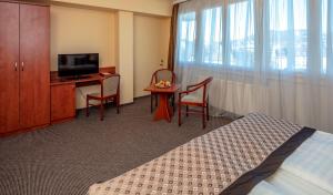 Double or Twin Room with Bathroom room in Hotel Charles