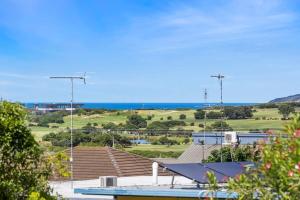 Seaside Style - Modern Coastal Retreat with Ocean Views