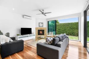 Luxury Torquay Townhouse 150m to Beach