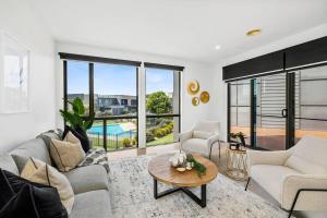 Sands Coastal Villa Close to Pool, Beach and Golf