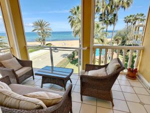 Coral Beach 63 by homeprive