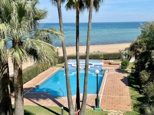 Coral Beach 63 by homeprive