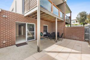 Over the dunes to the beach in seconds