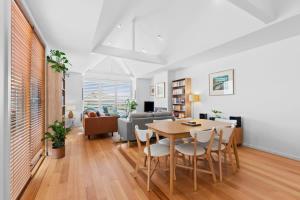 Coastal Class and Sophistication 500m to Beach