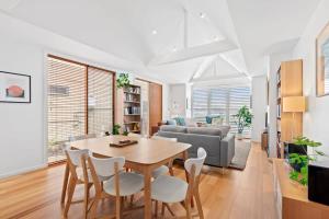 Coastal Class and Sophistication 500m to Beach