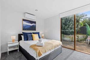 Coastal Class and Sophistication 500m to Beach